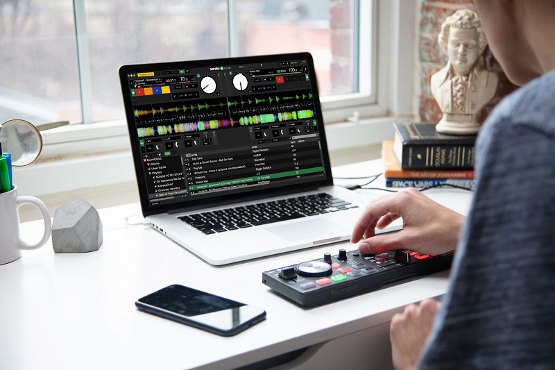 Bàn DJ Numark DJ2GO2 Touch chế độ