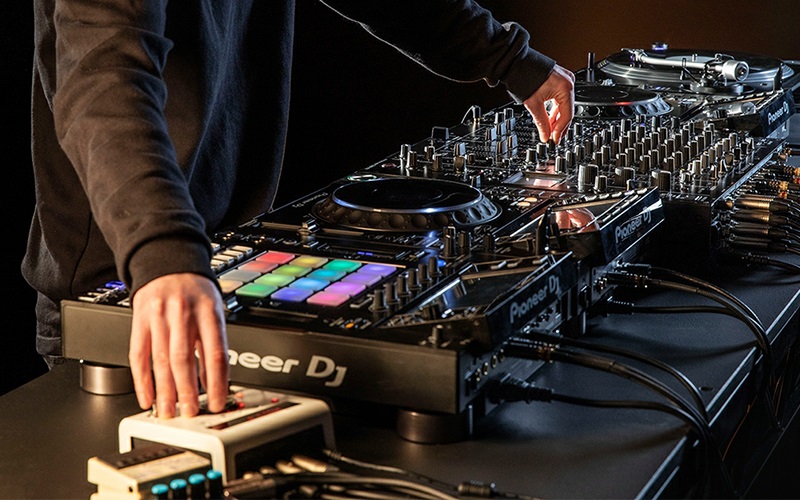 Bàn DJ Pioneer DJM-V10 chất lượng cao