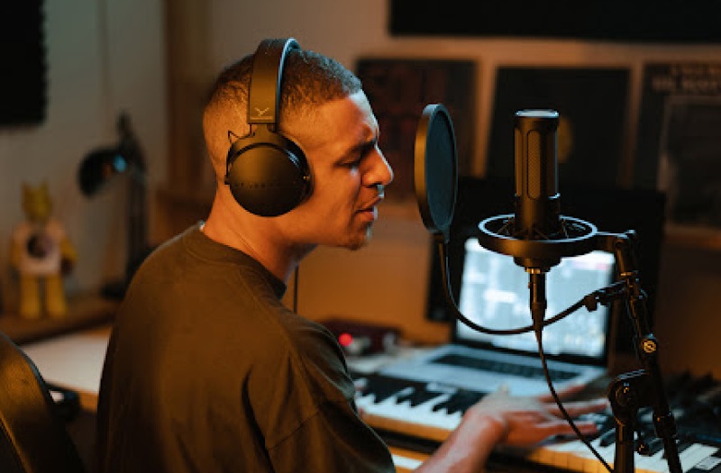 giá tai nghe beyerdynamic dt 700 pro x