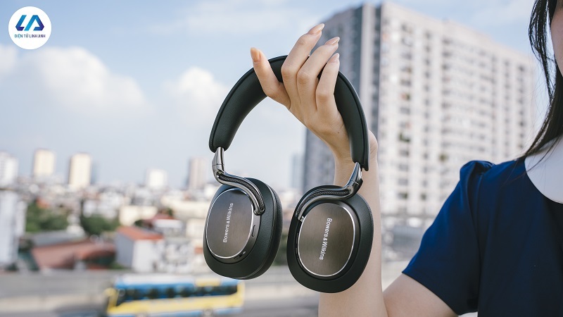 giá tai nghe bowers wilkins px8 s2