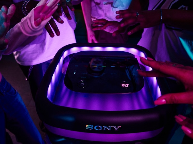 hiệu ứng đèn trên loa sony ult tower 10