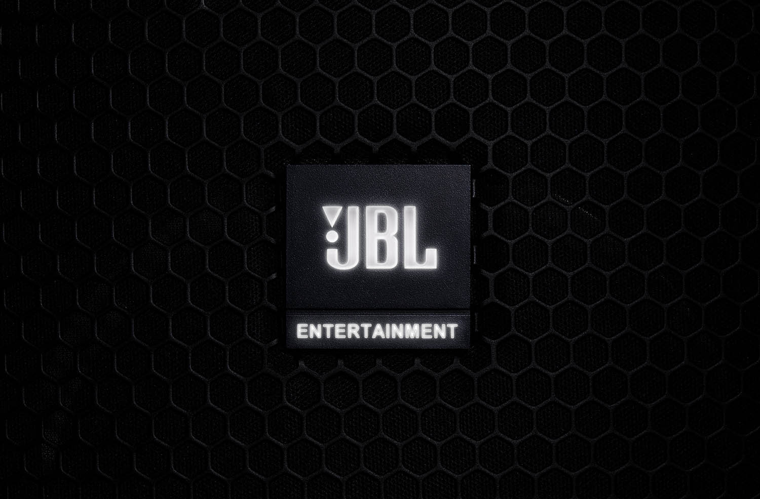 Công nghệ PSL giúp logo JBL Entertainment có khả năng phát sáng