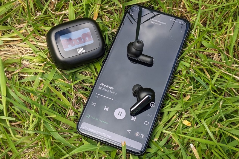 tai nghe jbl live beam 3 kết nối bluetooth