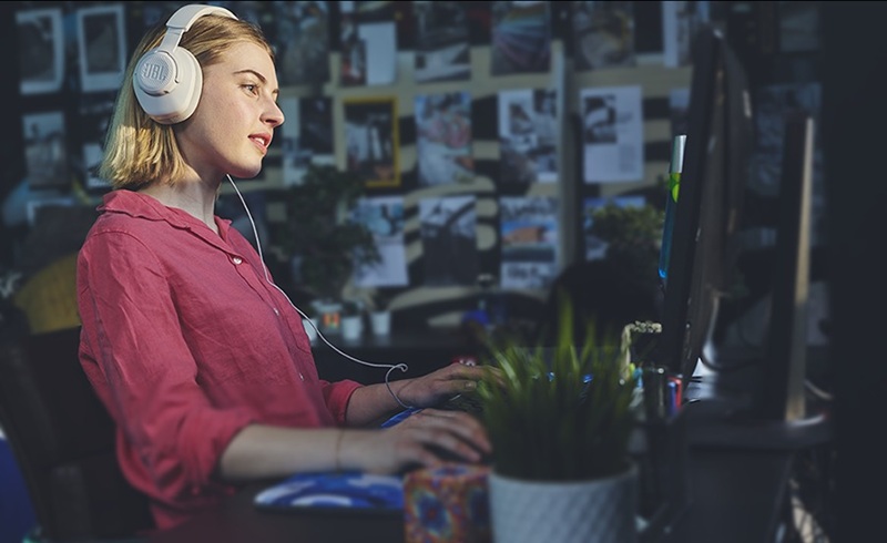 jbl quantum 100m2 tai nghe cao cấp