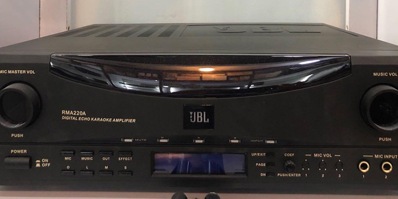 Amply karaoke JBL RMA-220A công nghệ hiện đại