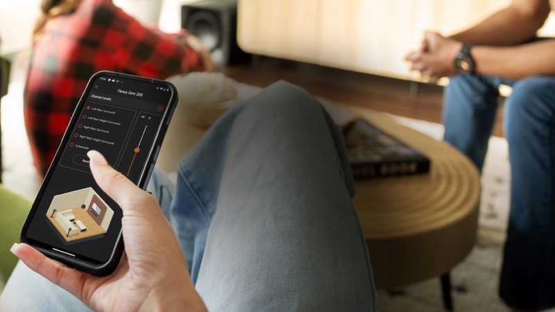 loa klipsch flexus sub 100 điều khiển dễ dàng qua ứng dụng độc quyền