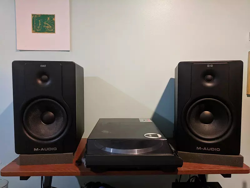 Loa M-Audio BX8 D2 mua o dau