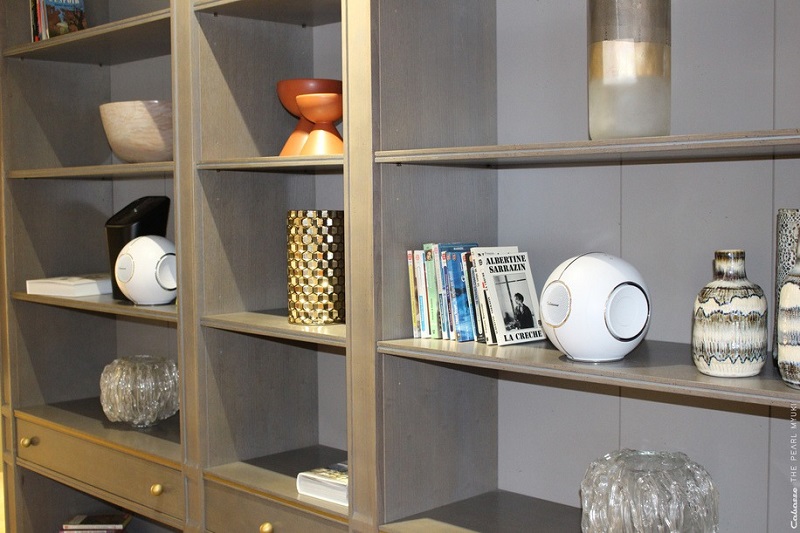 loa myuki the pearl có thể đặt trên kệ sách