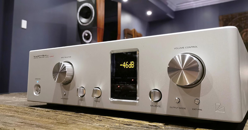 Pre Amply Luxman C-900U thiết kế đẹp mắt