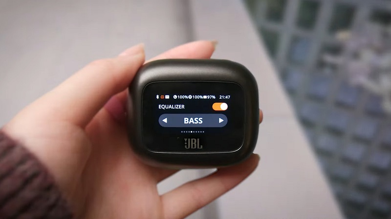 màn hình cảm ứng tai nghe jbl live beam 3