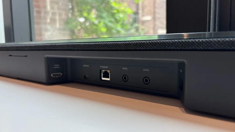 mặt sau loa bose lifestyle ultra soundbar