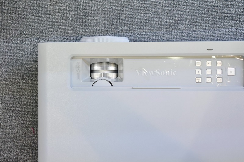 máy chiếu viewsonic x2 với thiết kế bảo vệ ống kính