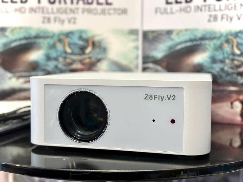 máy chiếu z8 fly v2 với thiết kế nhỏ gọn và hiện đại 