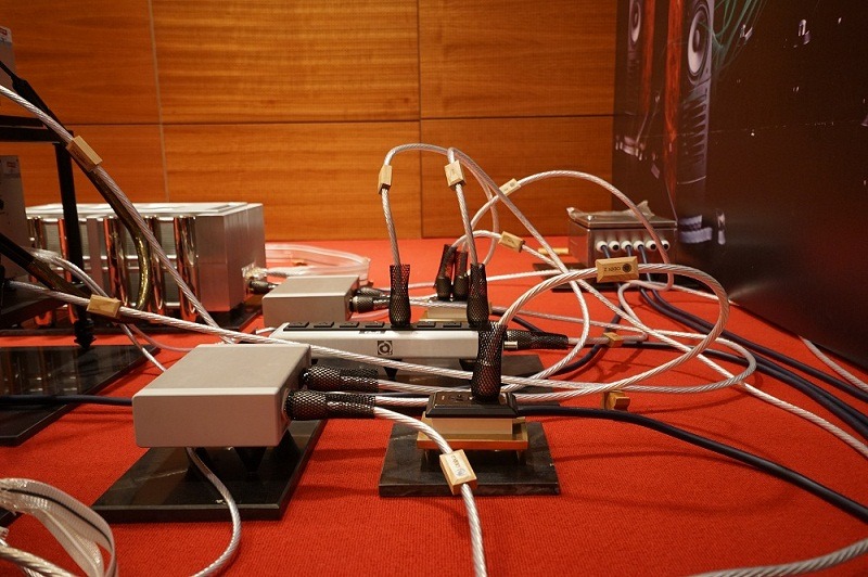 nguồn điện bị nhiễu do dây cáp nguồn