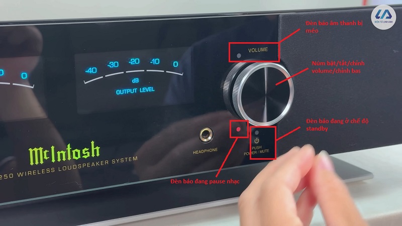 núm chỉnh bass trên mcintosh rs250