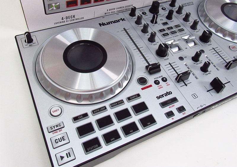 Bàn DJ Numark Mixtrack Platinum FX công nghệ