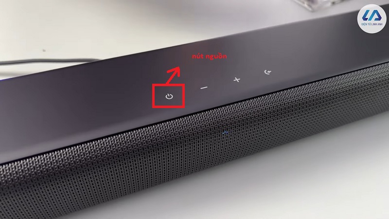 nút nguồn trên loa soundbar