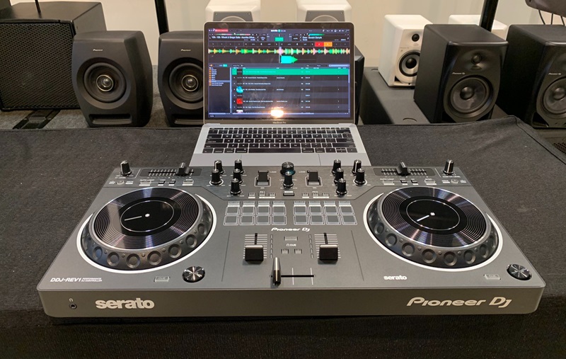 Pioneer DDJ REV1 là bàn dj dưới 10 triệu đáng mua nhất 