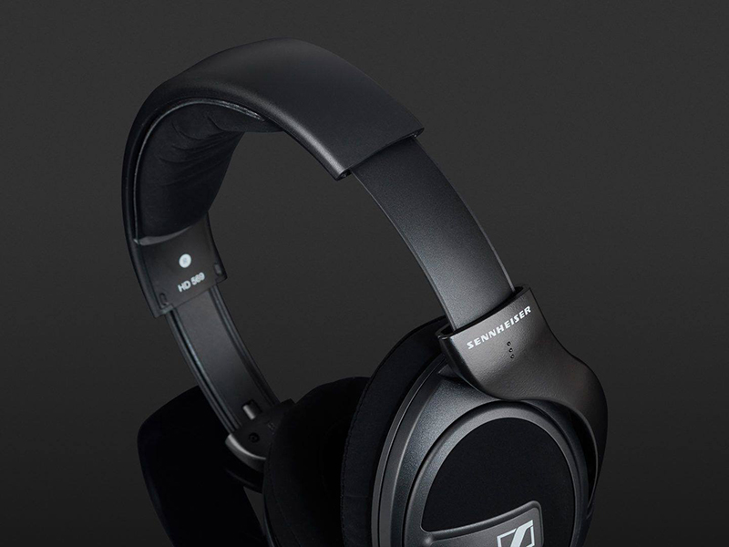 Phần chụp tai Sennheiser HD 569 được làm bằng nhựa cao cấp