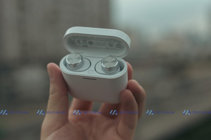 tai nghe bowers wilkins pi8 chính hãng