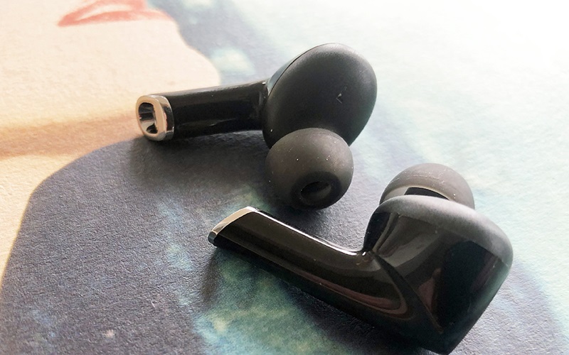 Tai nghe Denon Noise Cancelling Earbuds giá bao nhiêu