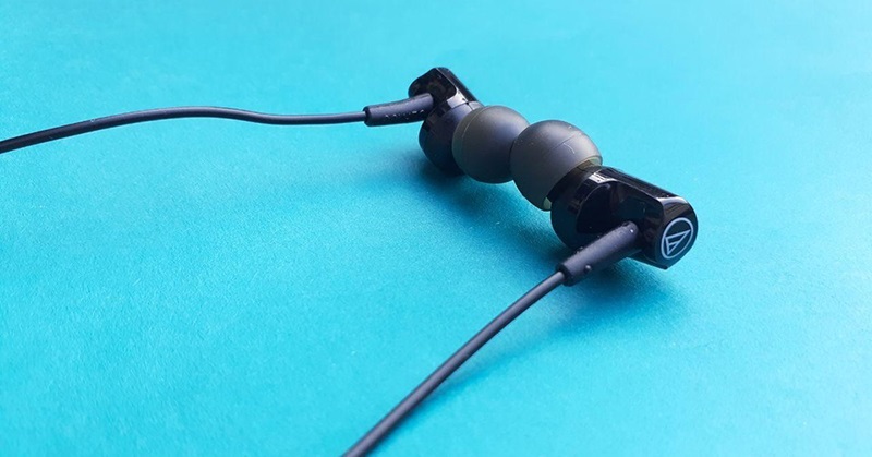 Tai nghe Audio Technica ATH-CLR100iS lắp đặt