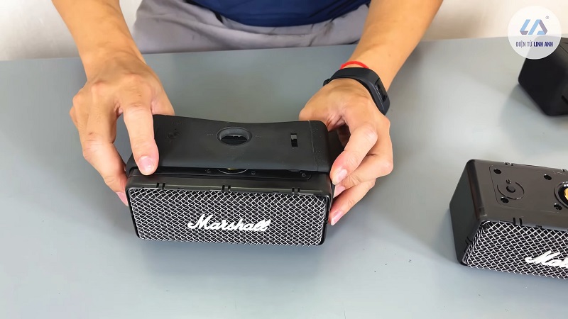 tháo vỏ loa emberton 2