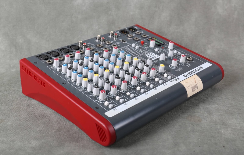 thiết kế mixer allen heath zed 10 fx