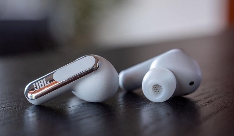 thiết kế tai nghe jbl live beam 3