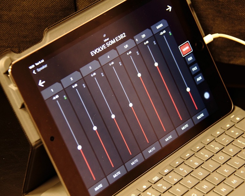 tùy chỉnh loa evolve 50m bằng ứng dụng