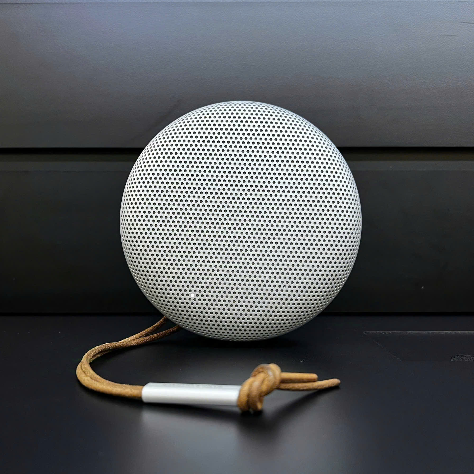 Loa Bang & Olufsen Beosound A1 2nd Likenew Fullbox