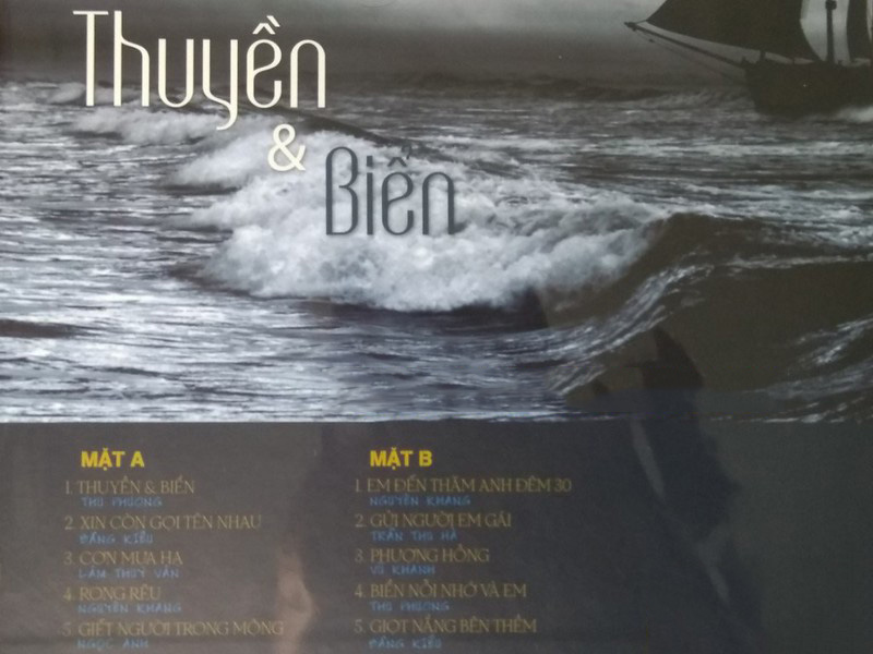 Đĩa than Thuyền và Biển