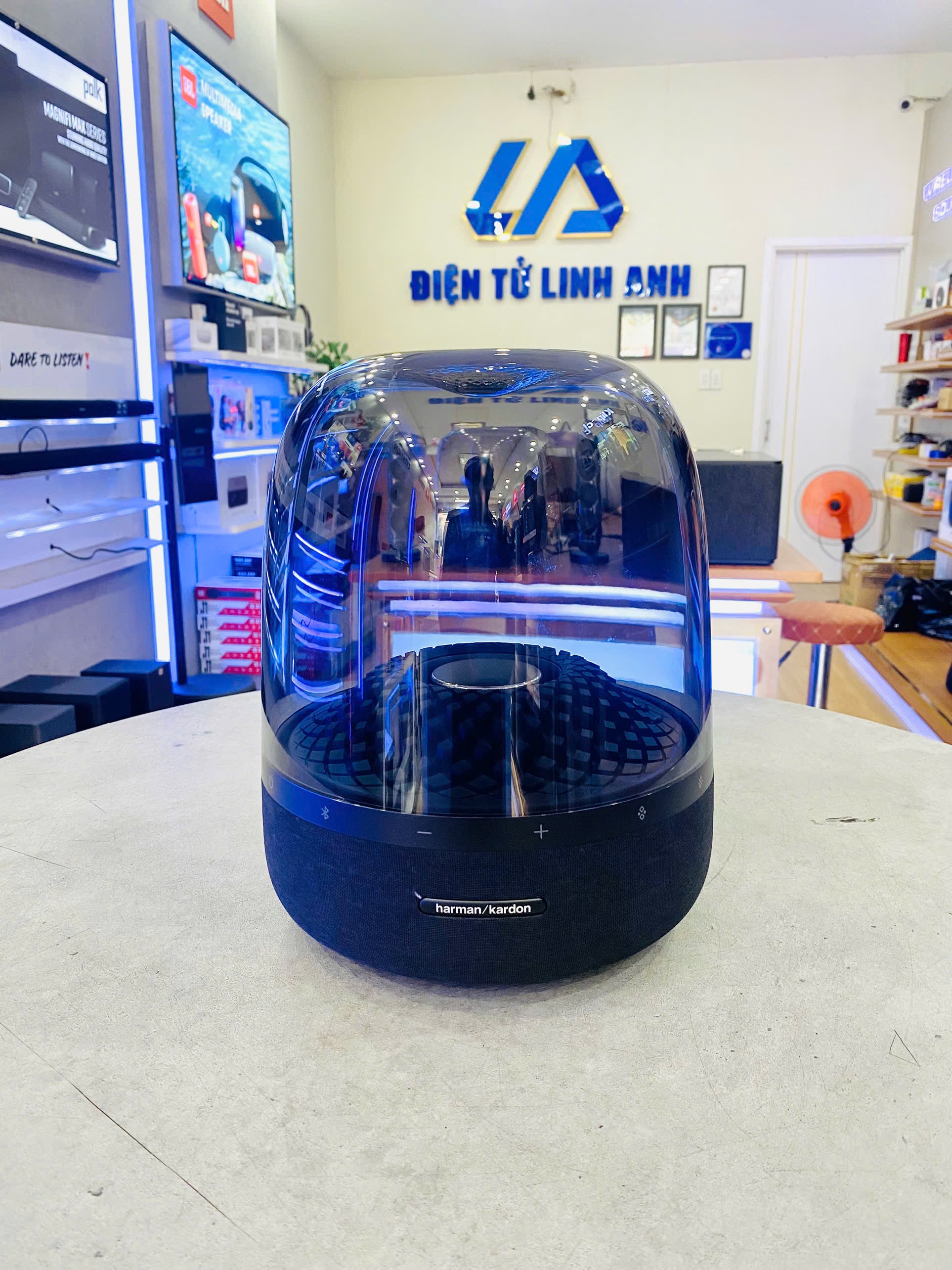 Harman Kardon Aura Studio 4 Likenew