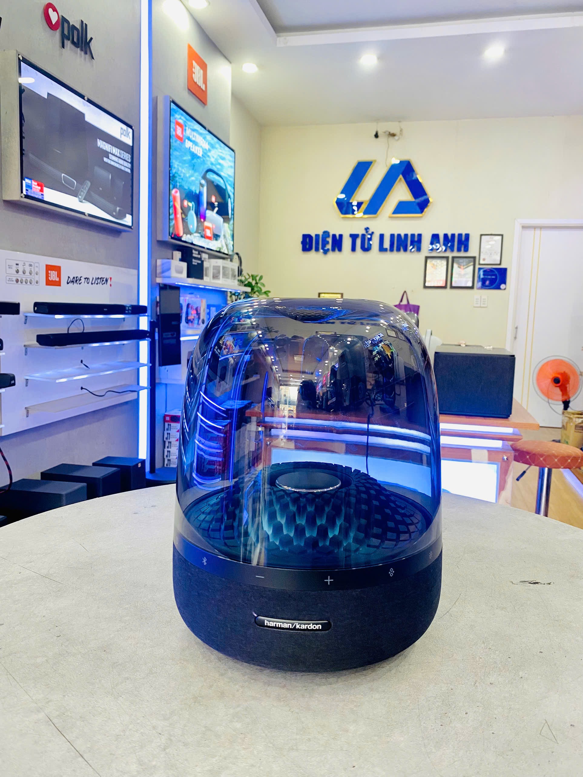 Harman Kardon Aura Studio 4 Likenew