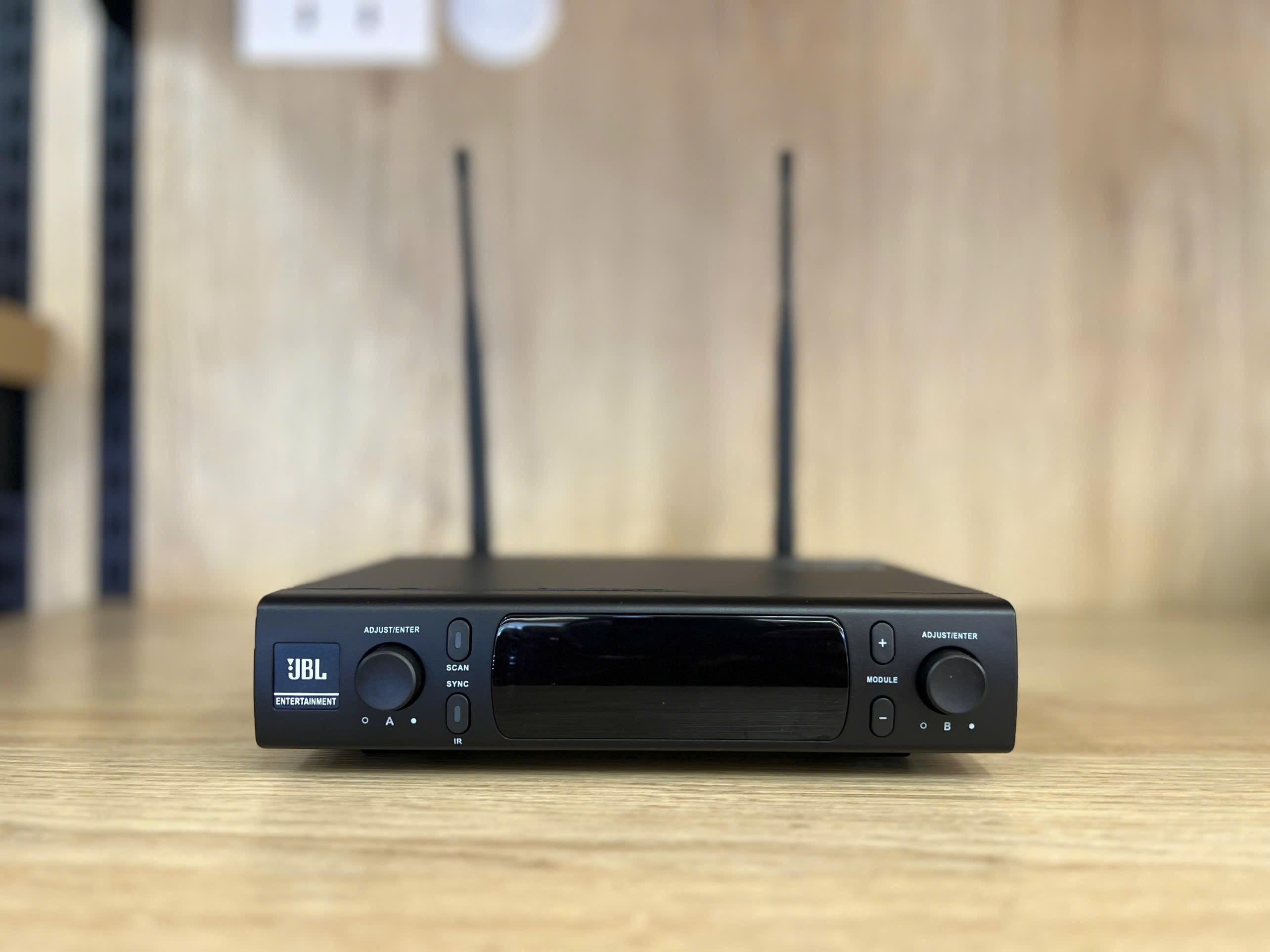 Micro JBL VM300 Likenew