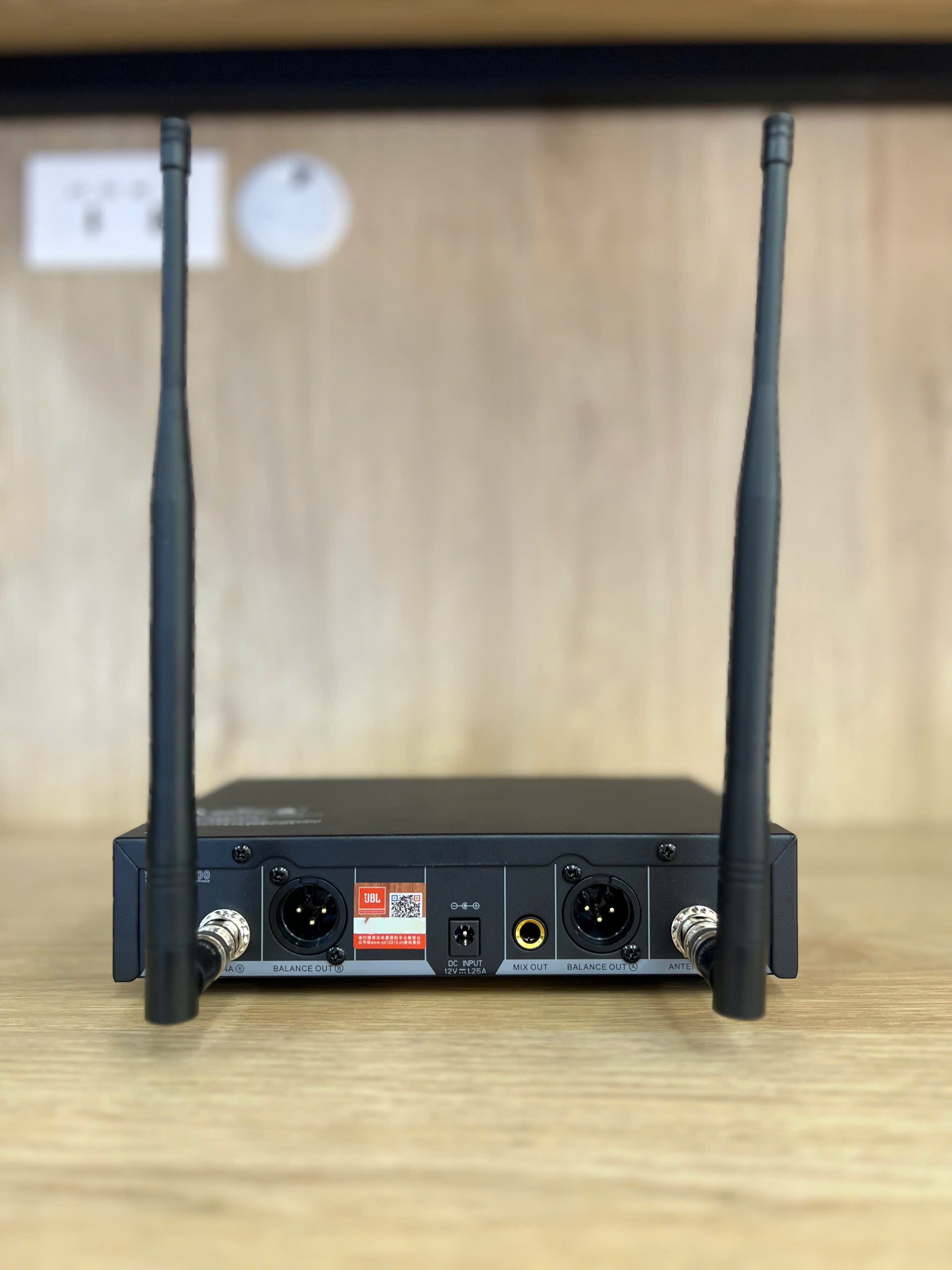 Micro JBL VM300 Likenew