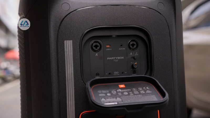Loa JBL PartyBox 720 mới 2025 - pin 15 giờ, Auracast, công suất 800W