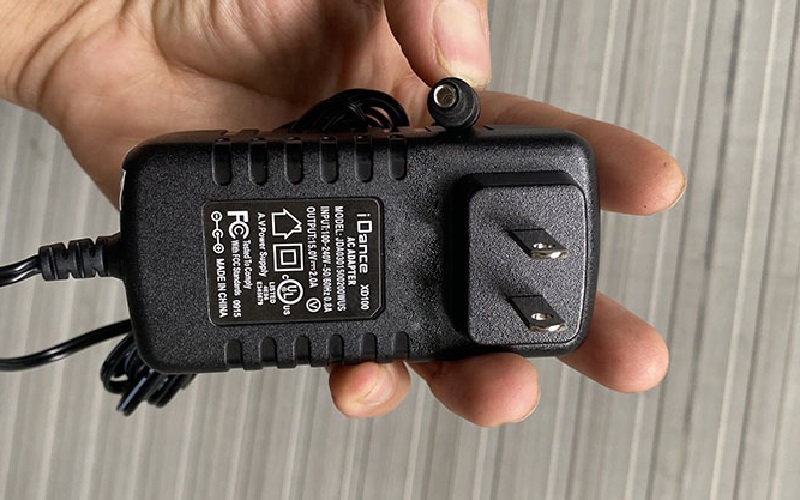 Sạc loa Marshall Stockwell