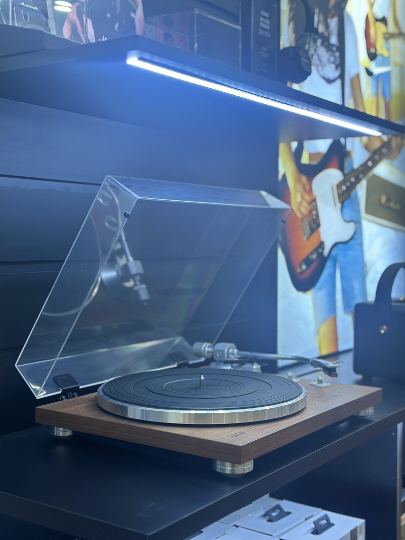 Đầu đĩa than TEAC TN-400BT - Hàng demo