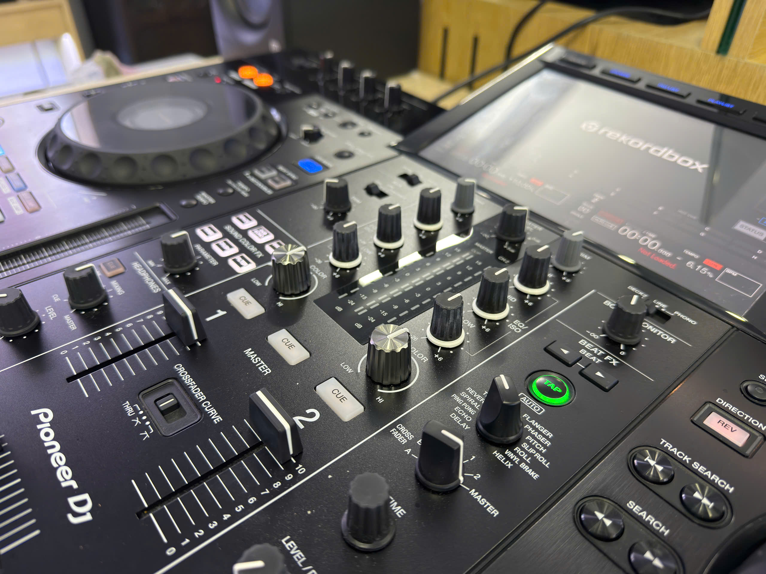 Bàn DJ Pioneer XDJ-RX3 Likenew Full Box