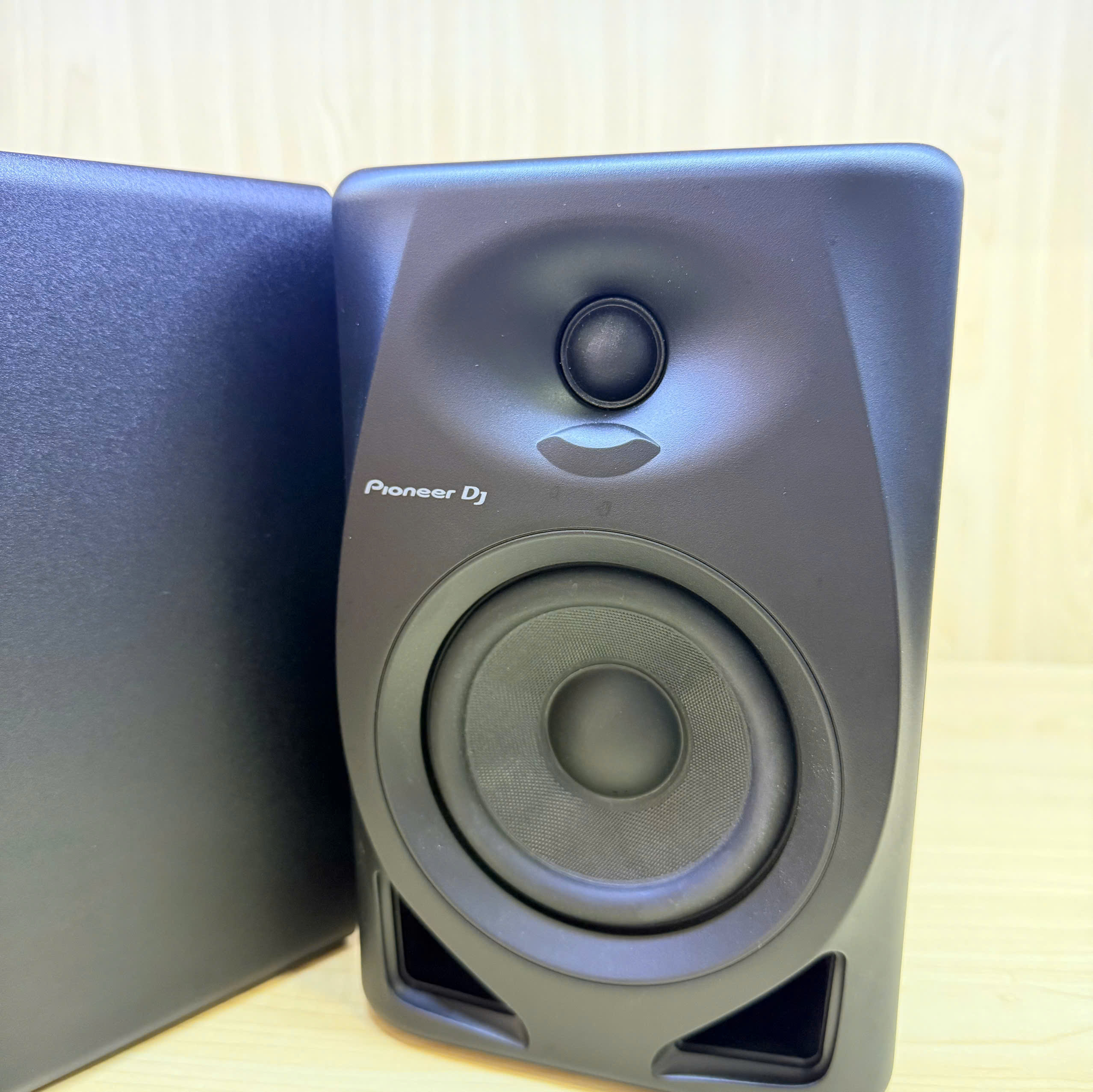 Loa kiểm âm Pioneer DJ DM-40D Likenew