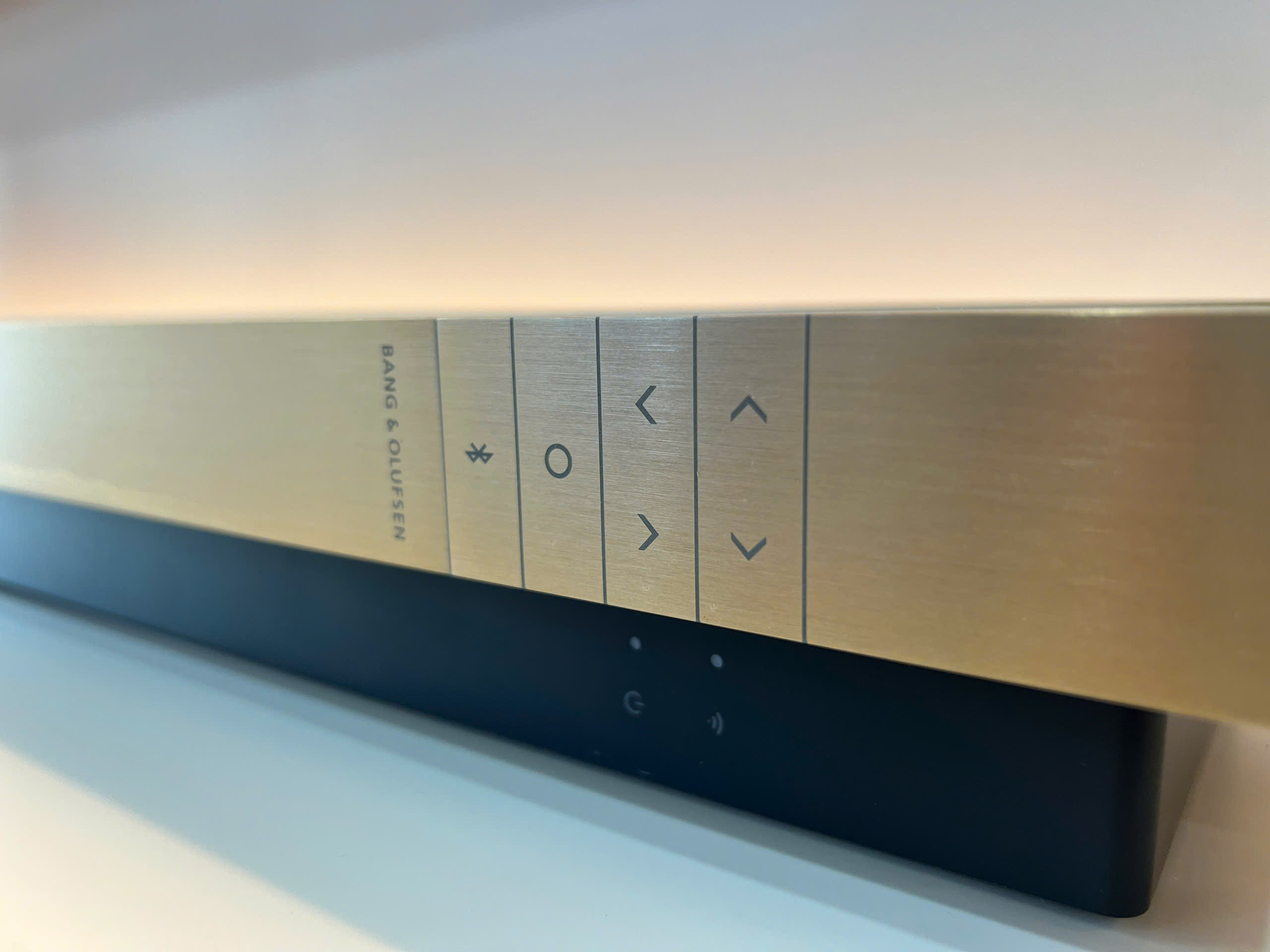 Bang & Olufsen Beosound Stage Bronze Tone Likenew