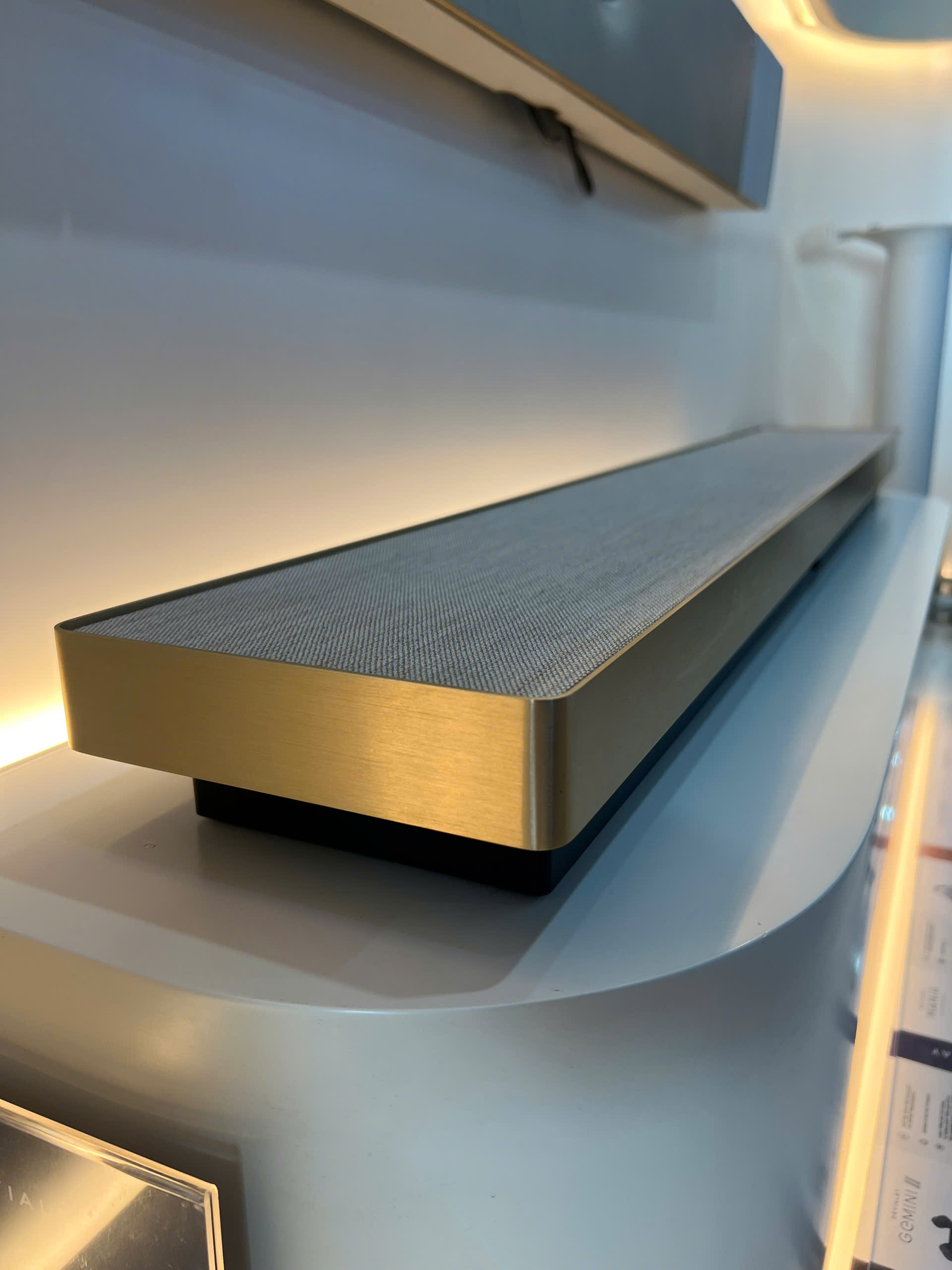 Bang & Olufsen Beosound Stage Bronze Tone Likenew