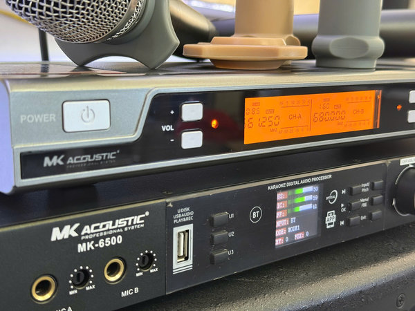 Thanh lý kho combo Vang số MK 6500 và Micro MK S-800 Plus