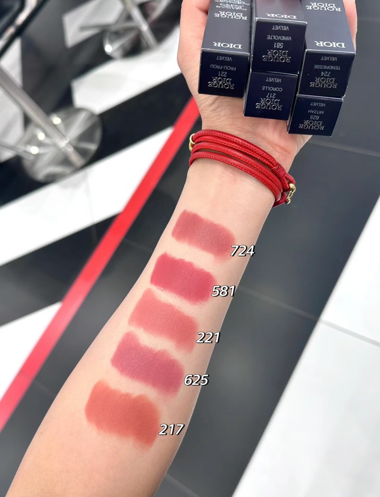 Son DIOR Nắp Hít Bản Mới (Nam Châm)