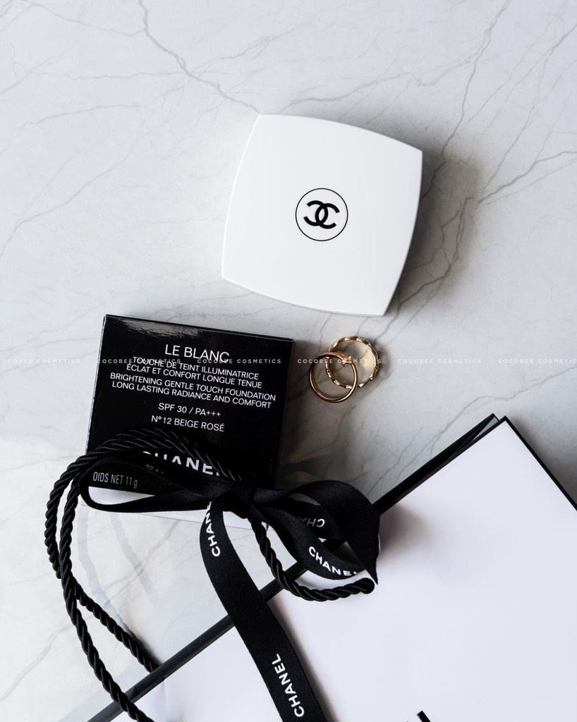 Phấn nước sáng da CHANEL Le Blanc Brightening Gentle Touch Cushion