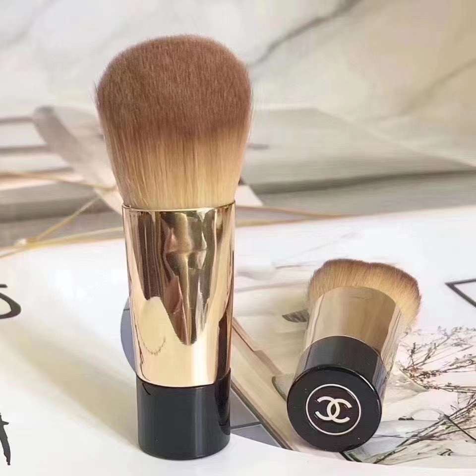 Cọ đánh nền CHANEL Ngắn