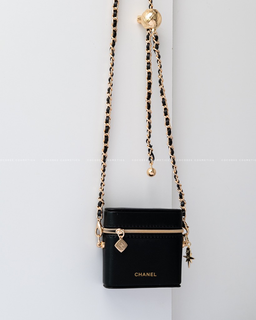 Túi Gift CHANEL Móc Khoá CC - Đen Kèm Dây Đeo Dài Mẫu đựng 4 son (10x10x4cm)
