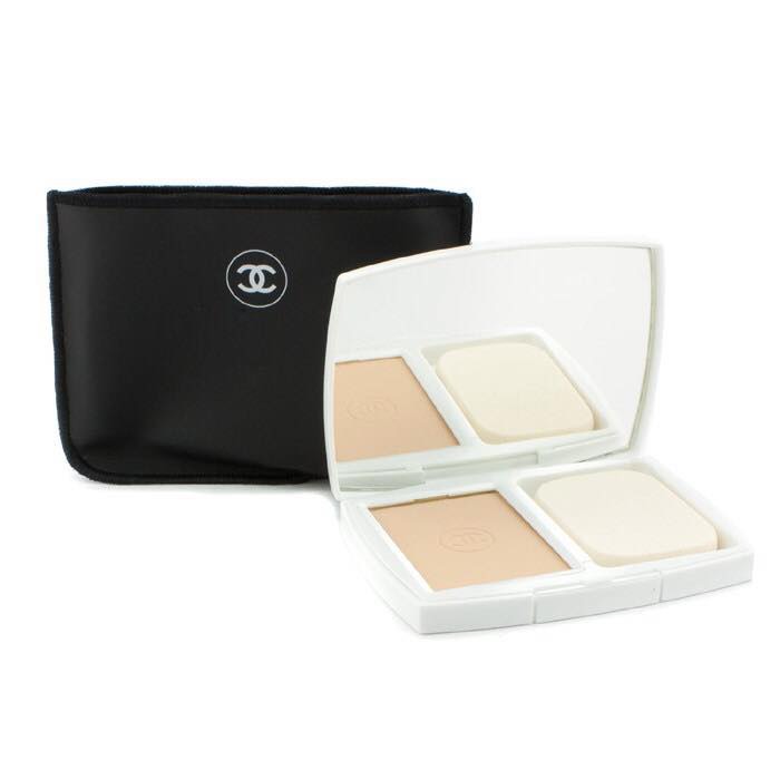 Phấn phủ nén CHANEL Le Blanc Light Mastering Whitening Compact Foundation SPF 25/ PA +++