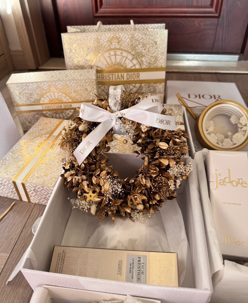 Vòng Hoa DIOR 2024 Kèm Box Túi Hãng lớn